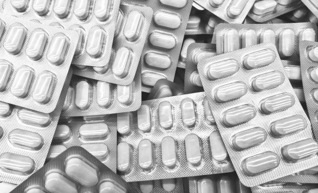 Čekajući efikasne tablete protiv korone